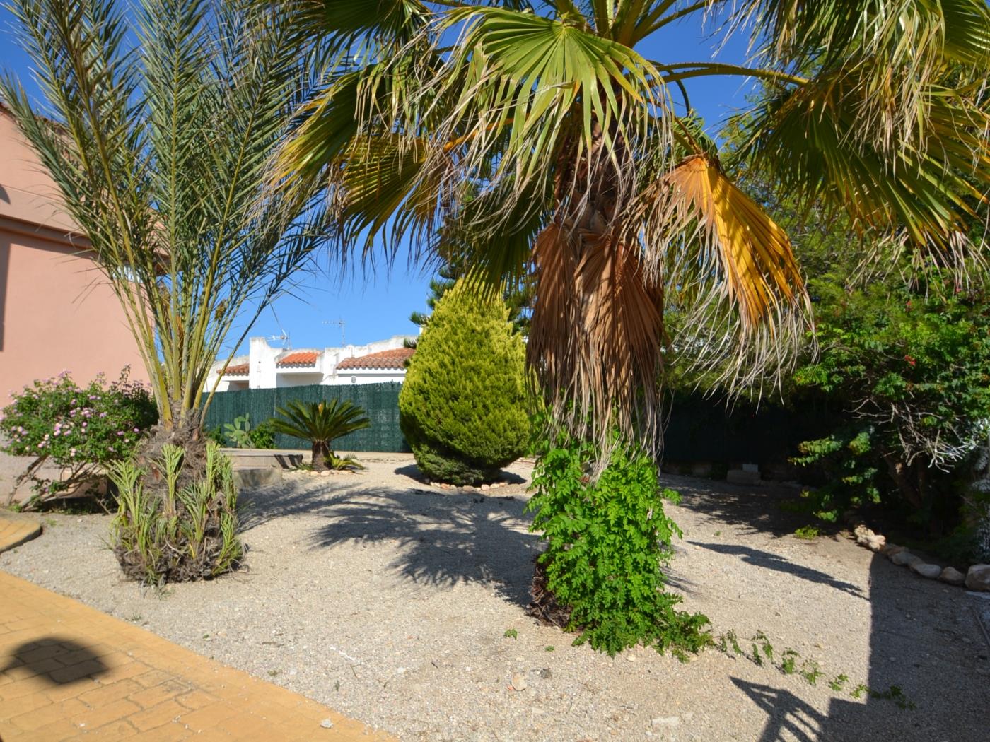 Villa Benifer with big privat pool and garden at Riumar - Spain in Riumar-Deltebre