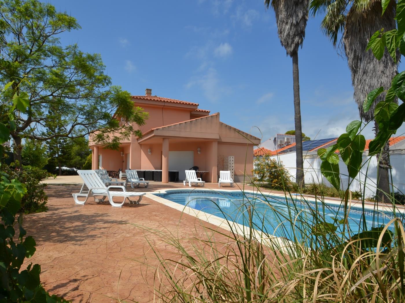 Villa Benifer con gran piscina privada y jardin en Riumar, Costa Dorada en Riumar-Deltebre