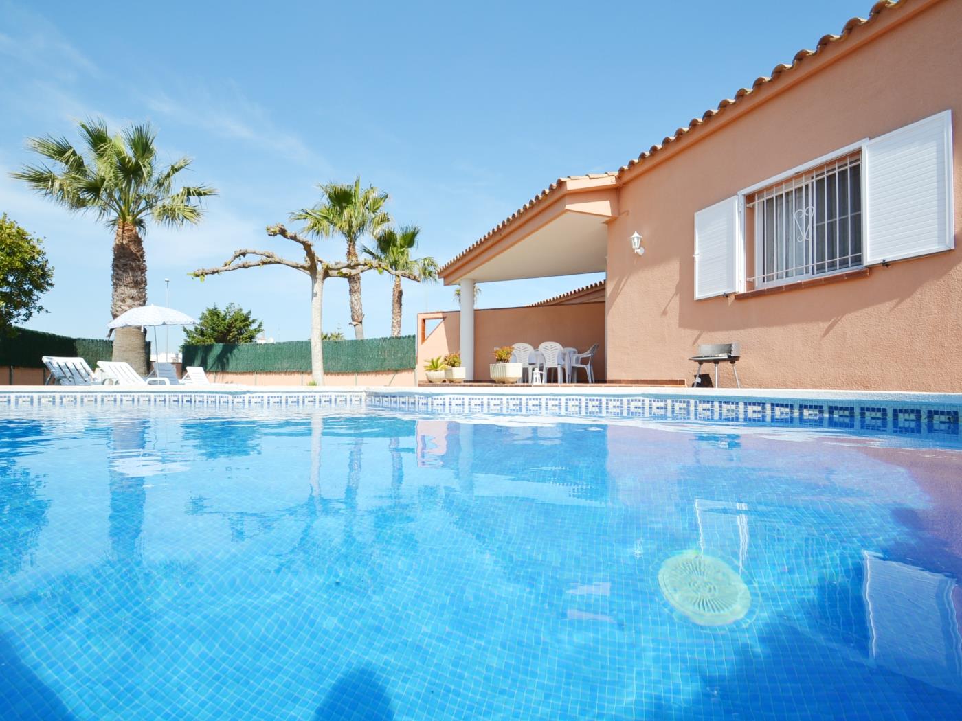 Casa Andrea con piscina privada en Riumar Deltebre