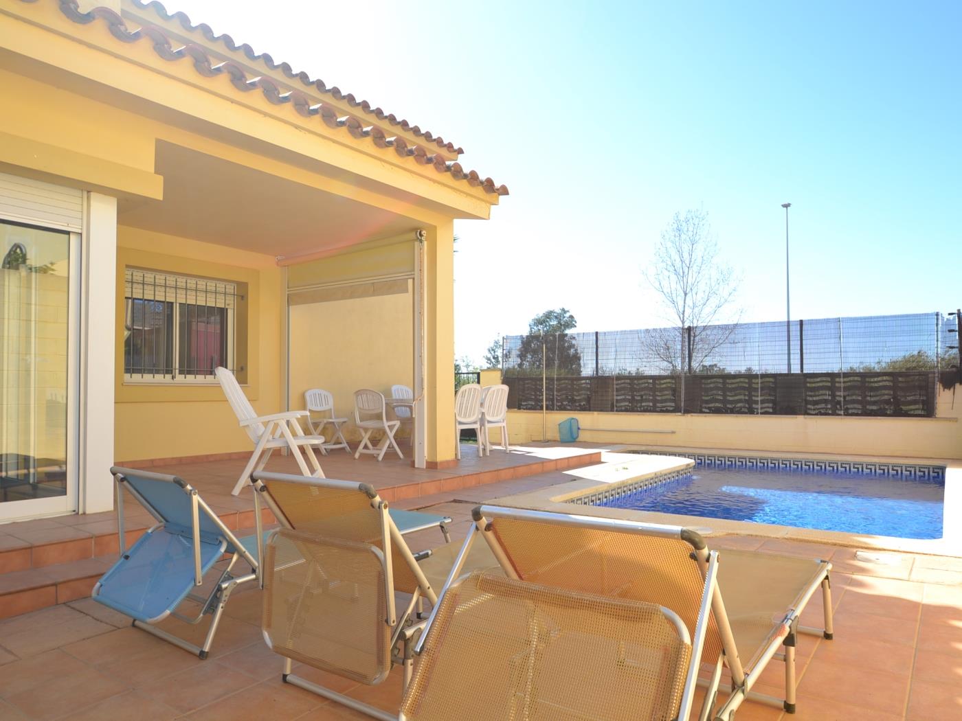 Casa Blaumar for 6 persons with privat pool at Riumar in Riumar Deltebre