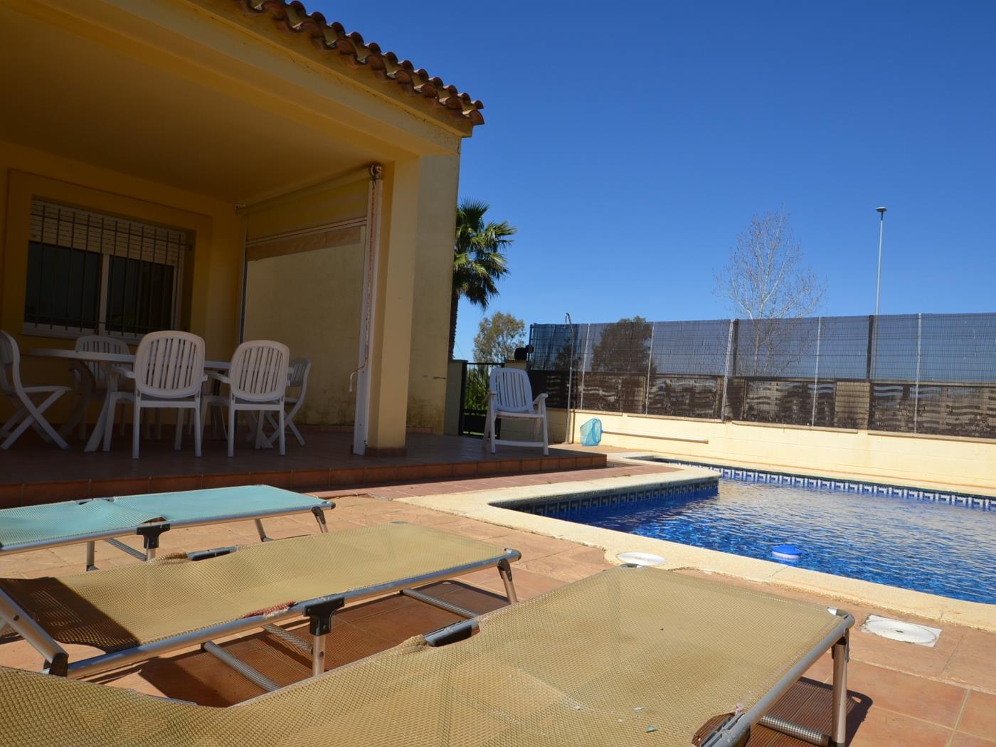 Casa Blaumar pour 6 personnes avec la piscine privée à Riumar à Riumar Deltebre