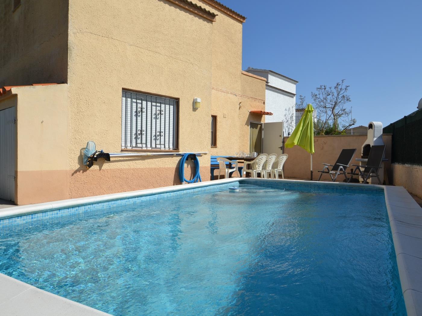 Casa Viva con piscina privada para 4/5 personas (sin apartamento) en Riumar Deltebre