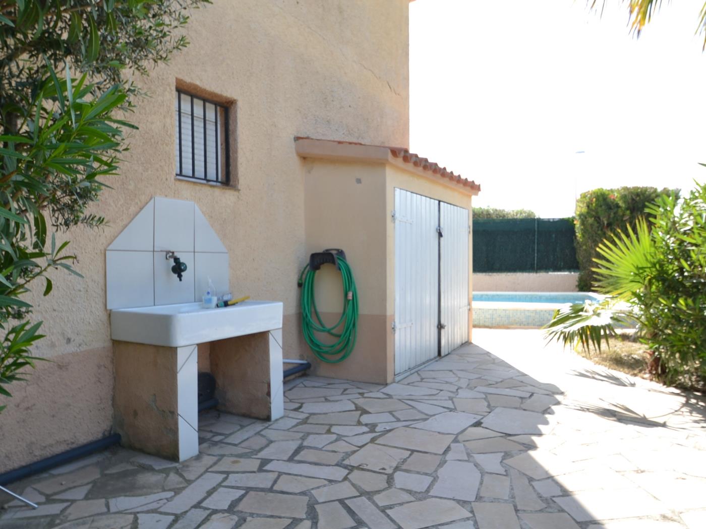 Casa Viva con piscina privada para 4/5 personas (sin apartamento) en Riumar Deltebre