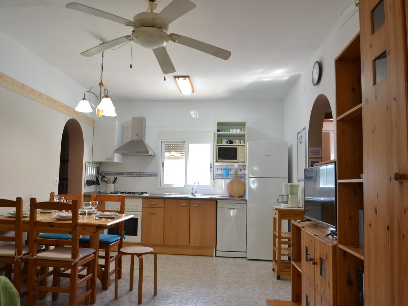 Casa Viva con piscina privada para 4/5 personas (sin apartamento) en Riumar Deltebre
