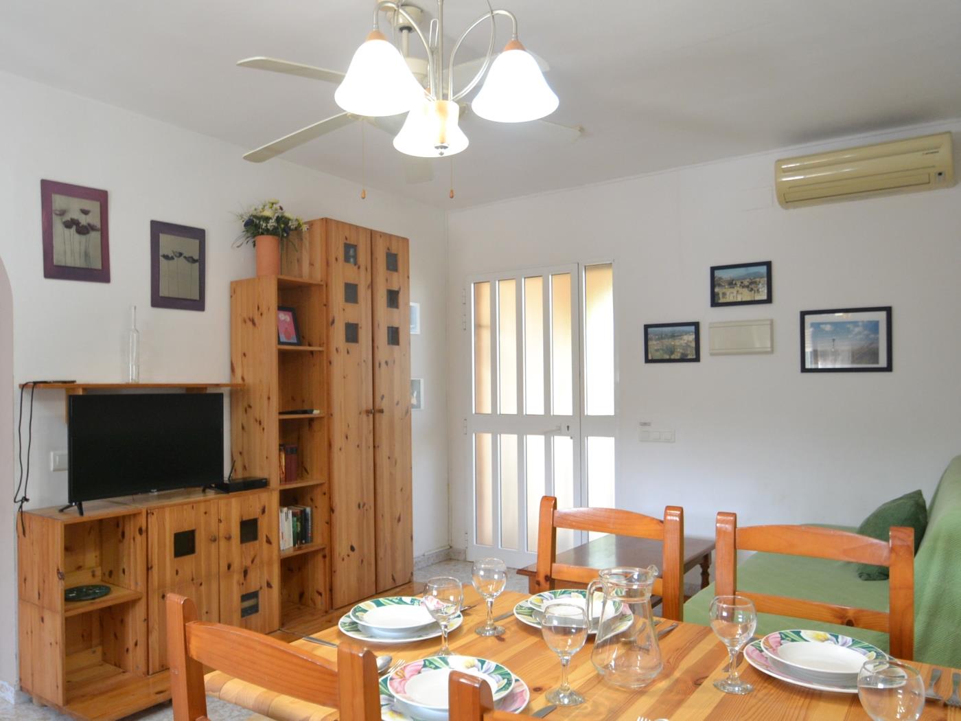 Casa Viva con piscina privada para 4/5 personas (sin apartamento) en Riumar Deltebre