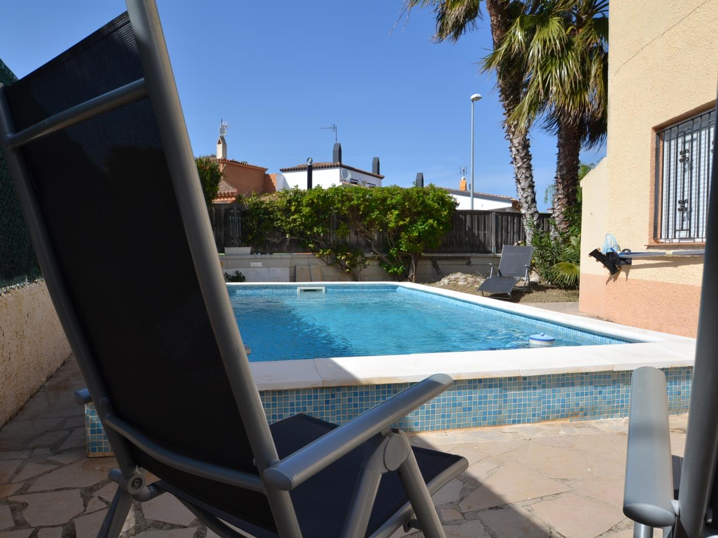 Casa Viva con piscina privada para 4/5 personas (sin apartamento) en Riumar Deltebre