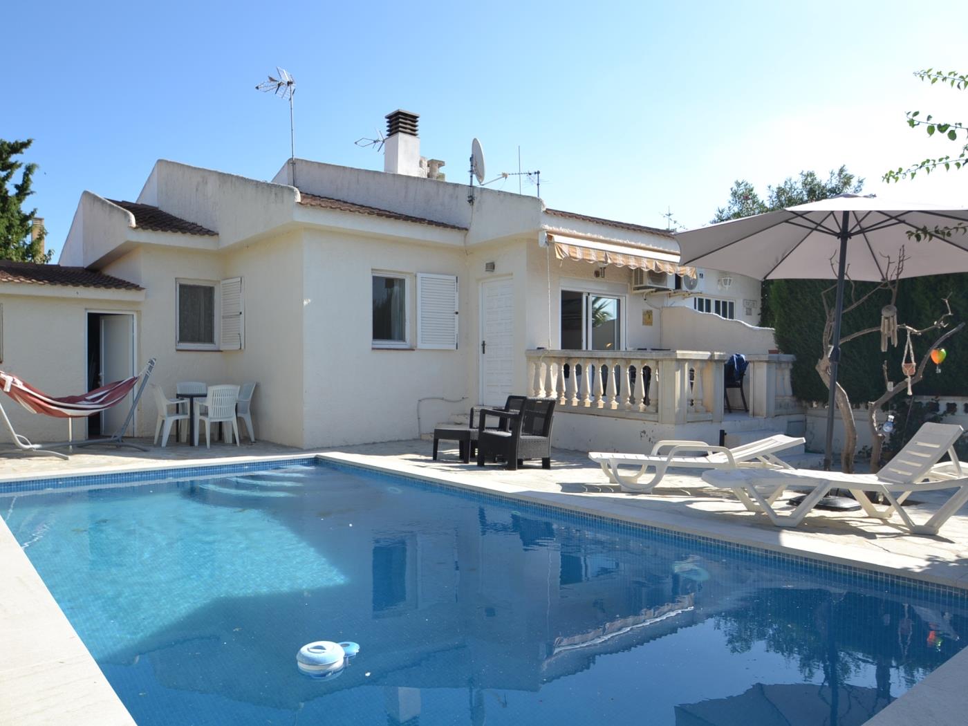 Casa Olivera con piscina privada en Riumar, Costa Dorada en RIUMAR-DELTEBRE