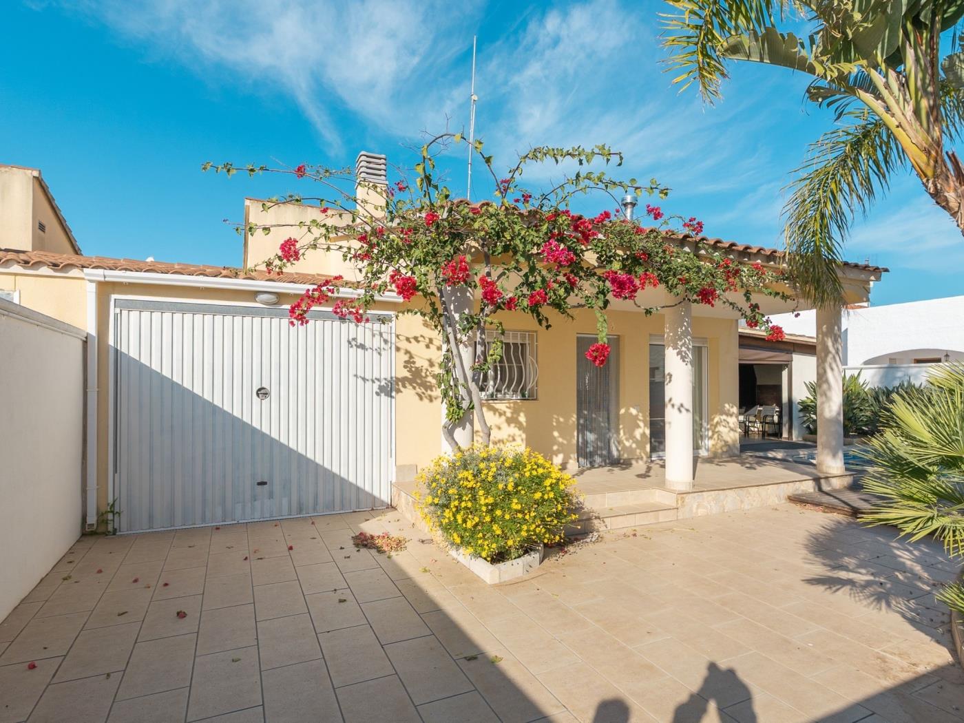 Casa Marquesa con piscina privada en Riumar Deltebre