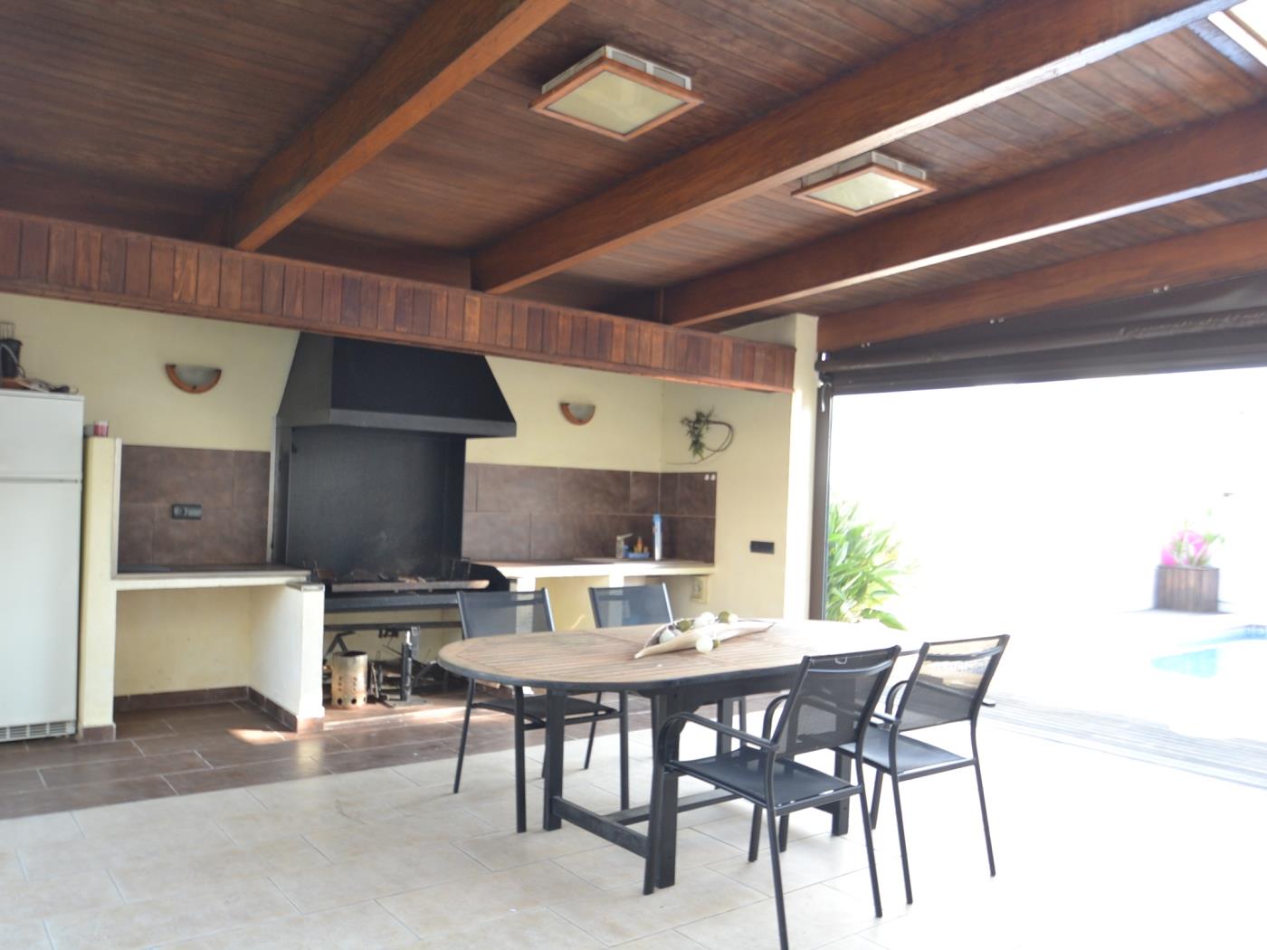 Casa Marquesa con piscina privada en Riumar Deltebre