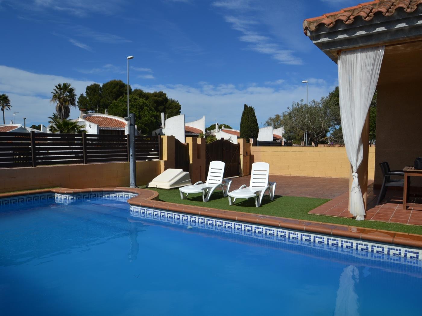 Casa BUDA con piscina privada en Riumar Deltebre