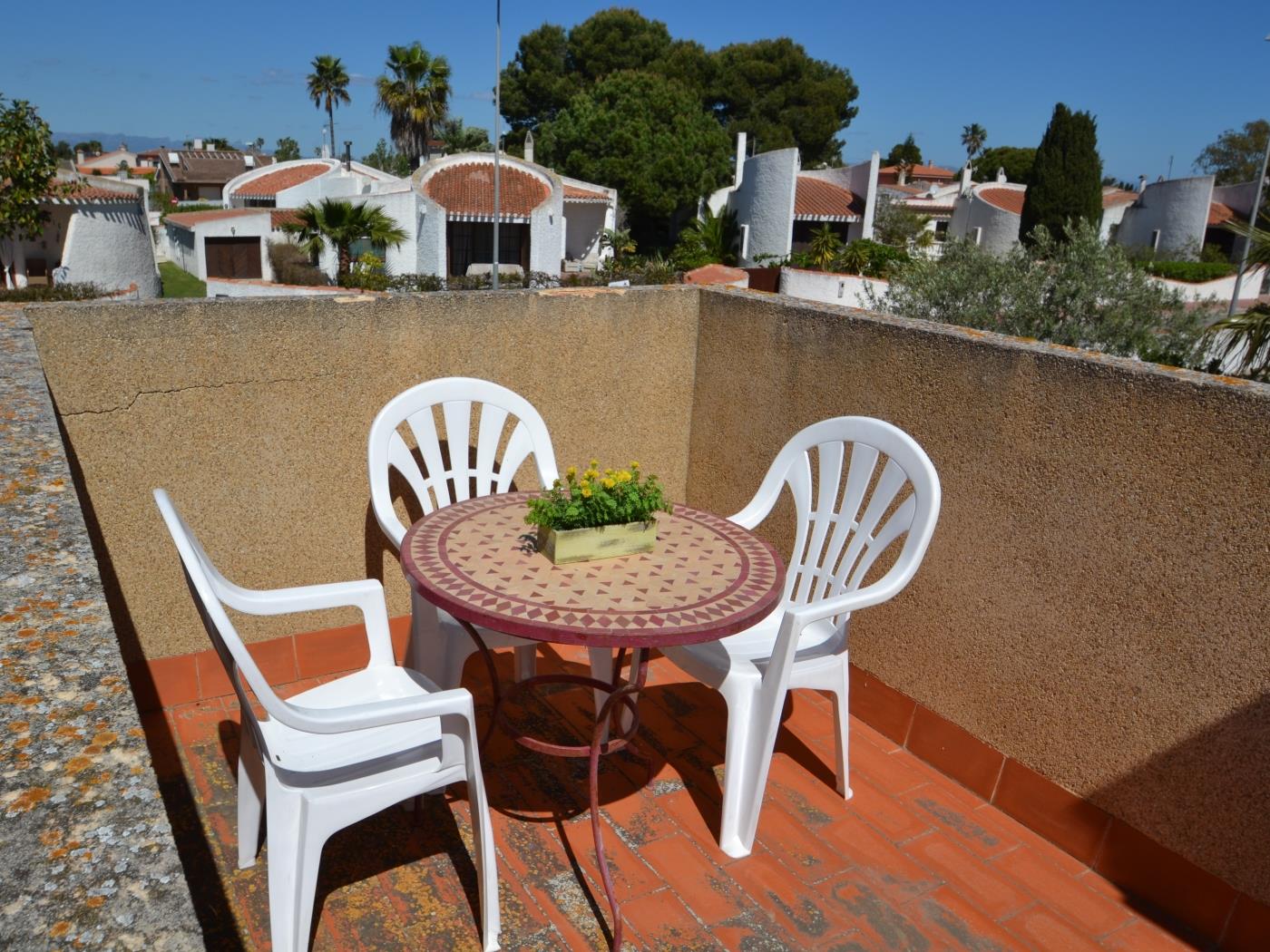 Casa BUDA con piscina privada en Riumar Deltebre