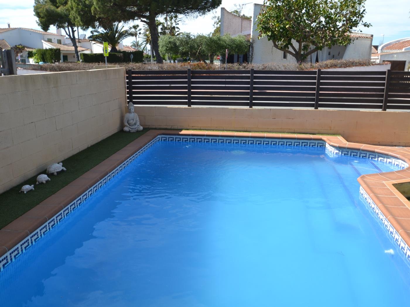 Casa BUDA con piscina privada en Riumar Deltebre