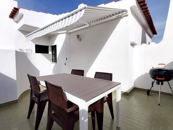 Areias Apartment | Oura Beach & BBQ & The Oura Strip Albufeira in Albufeira