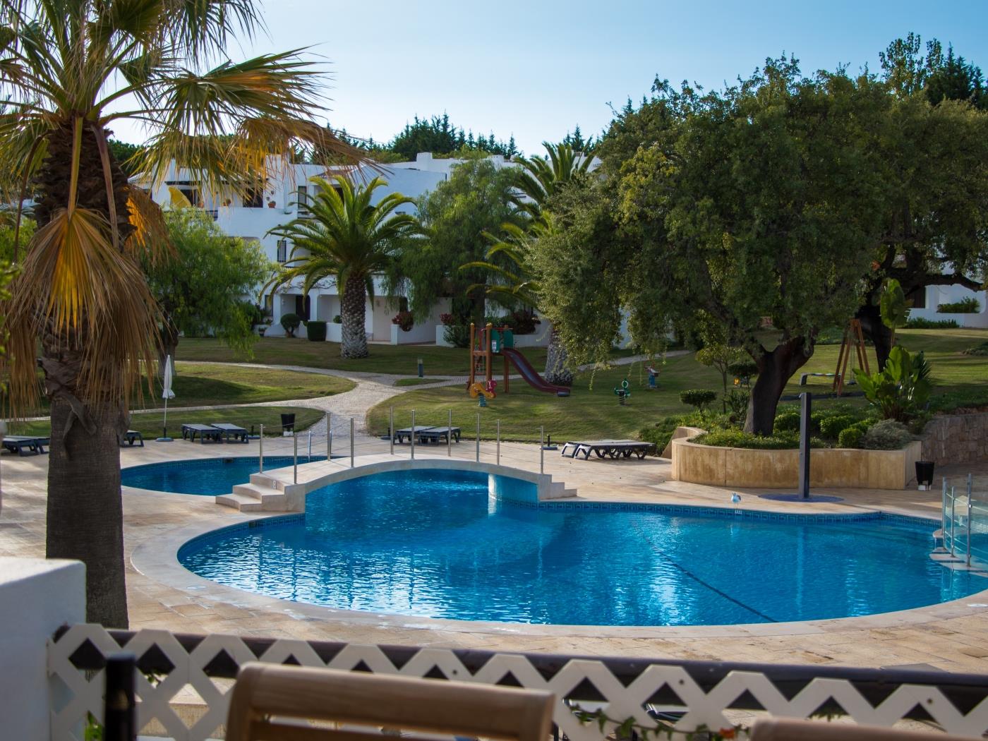 Beach House Apartment| Luxurious & Pool View & Golf & Tennis Court à Albufeira