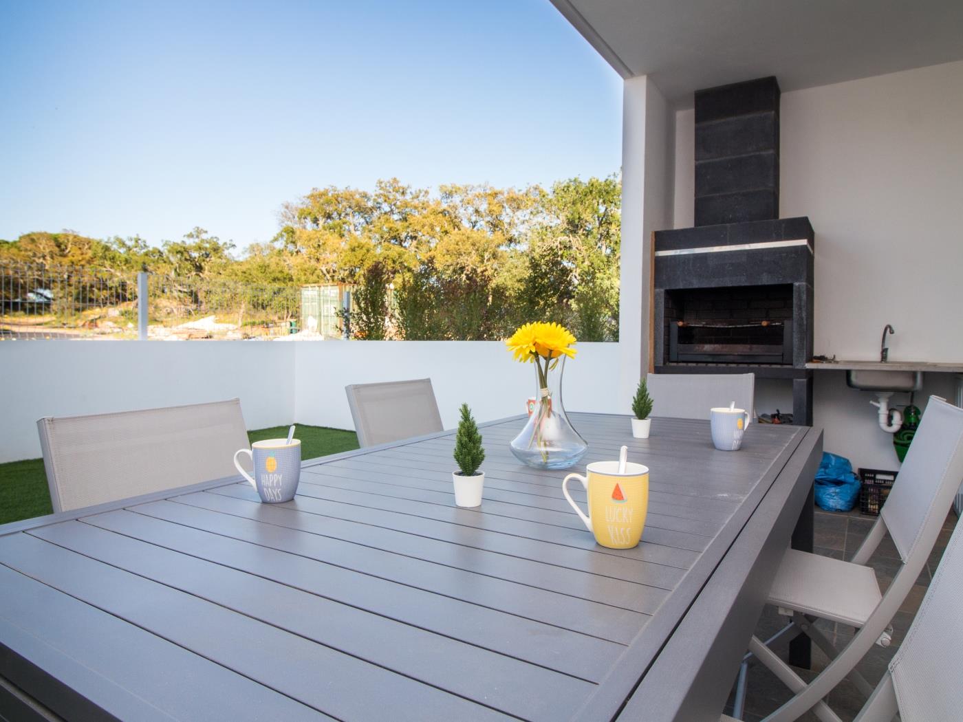 Bonjour House | Sea View & Pool and Garden & BBQ em Silves