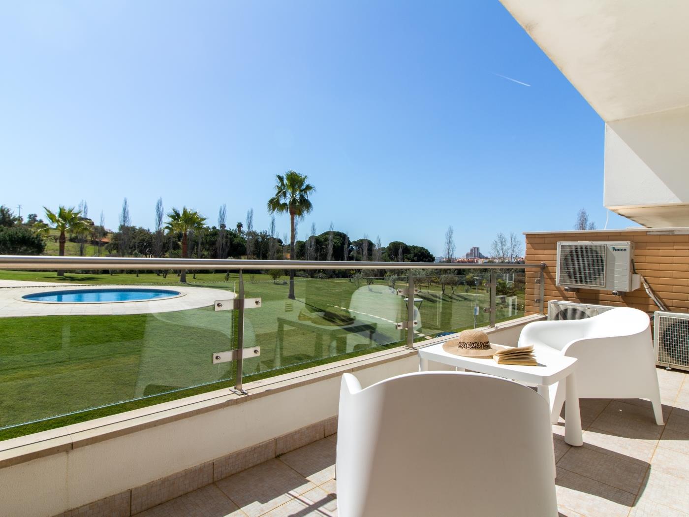 White House | Pool View & Private Garden em Albufeira