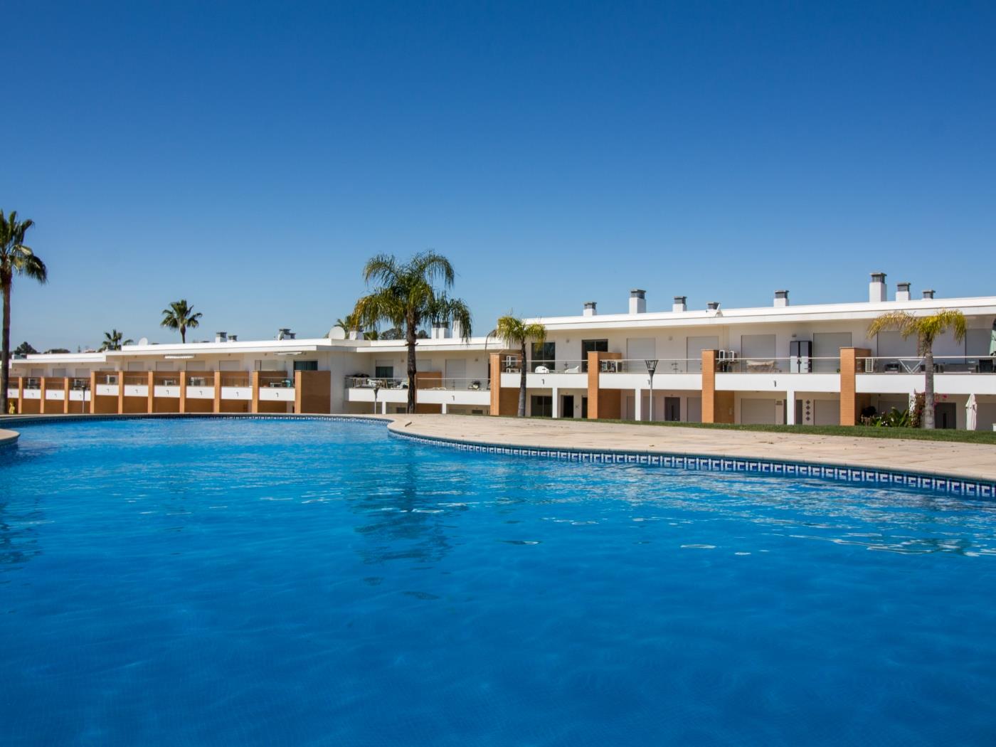 White House | Pool View & Private Garden em Albufeira