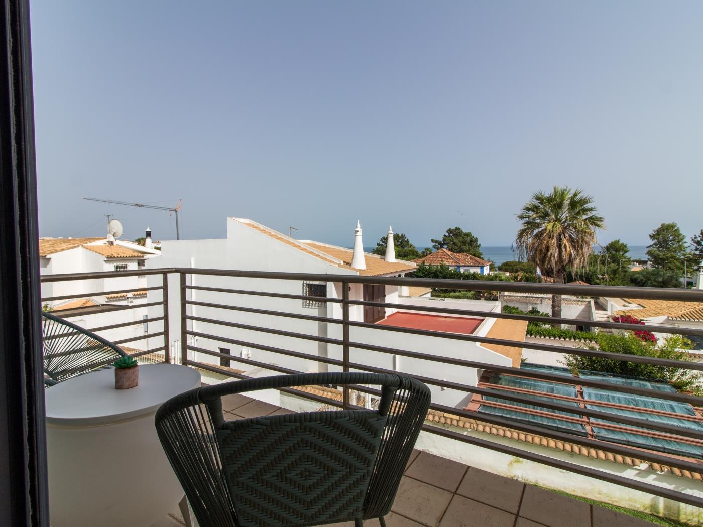 Rainbow House | Sea View & Pool & Garage & Garden à Albufeira