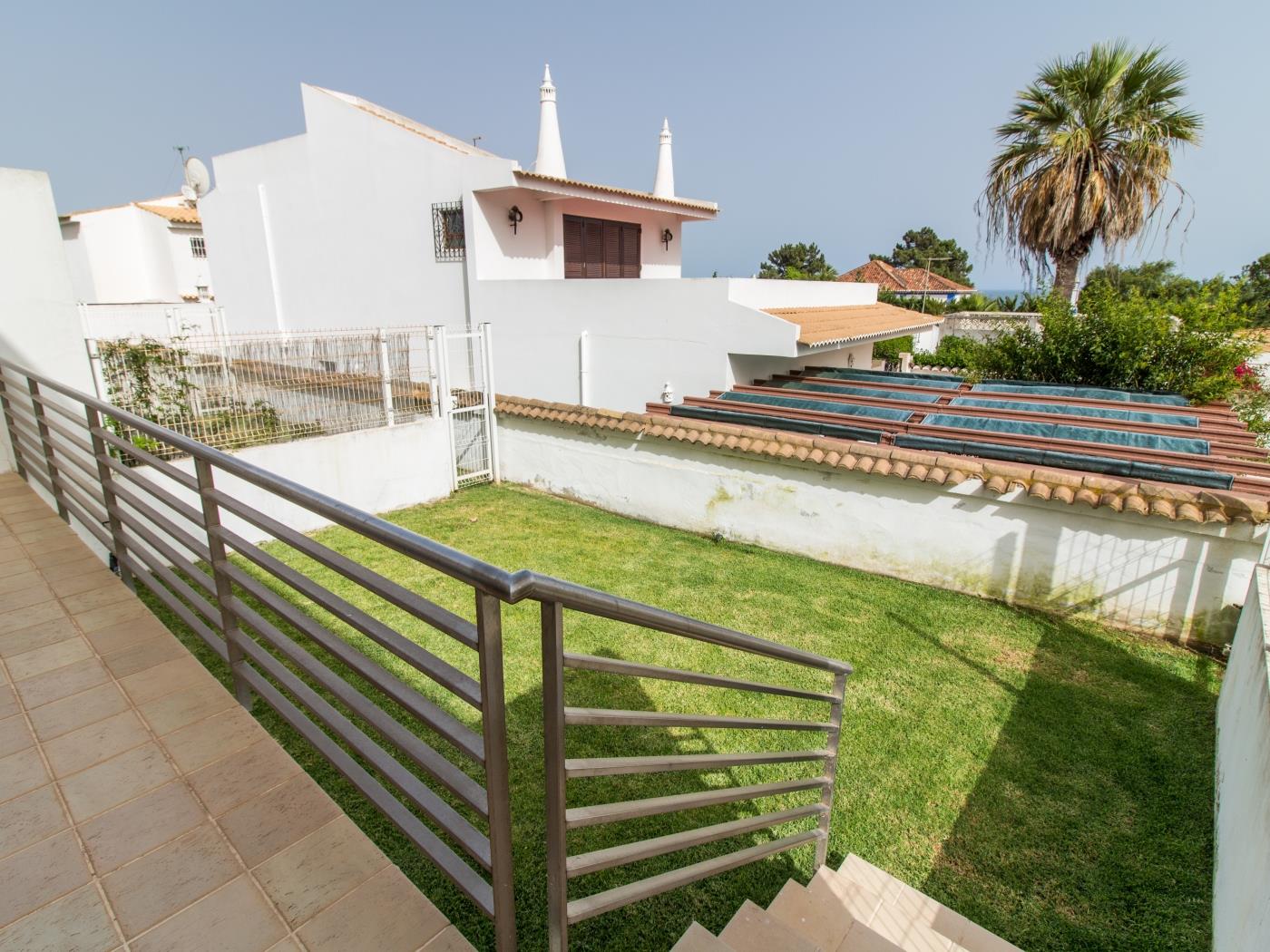 Rainbow House | Sea View & Pool & Garage & Garden in Albufeira