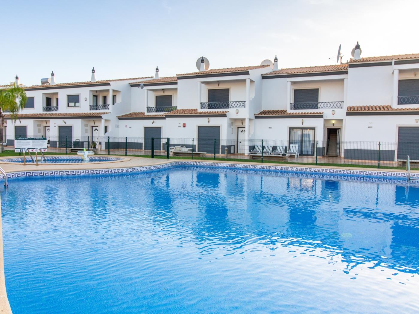 Magnólia O House | Pool View & Privat Garden & Garage à Albufeira