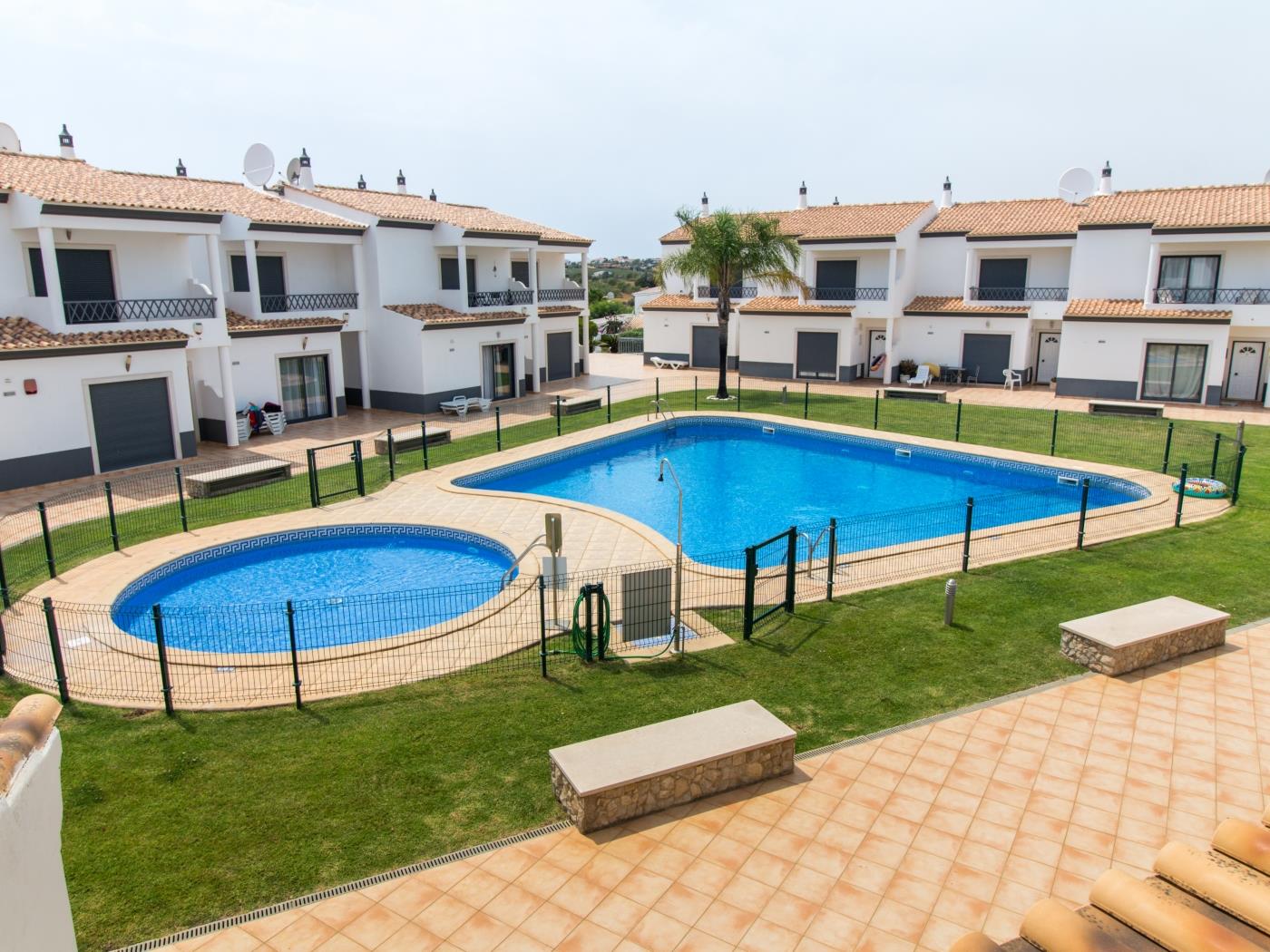 Magnólia O House | Pool View & Privat Garden & Garage en Albufeira