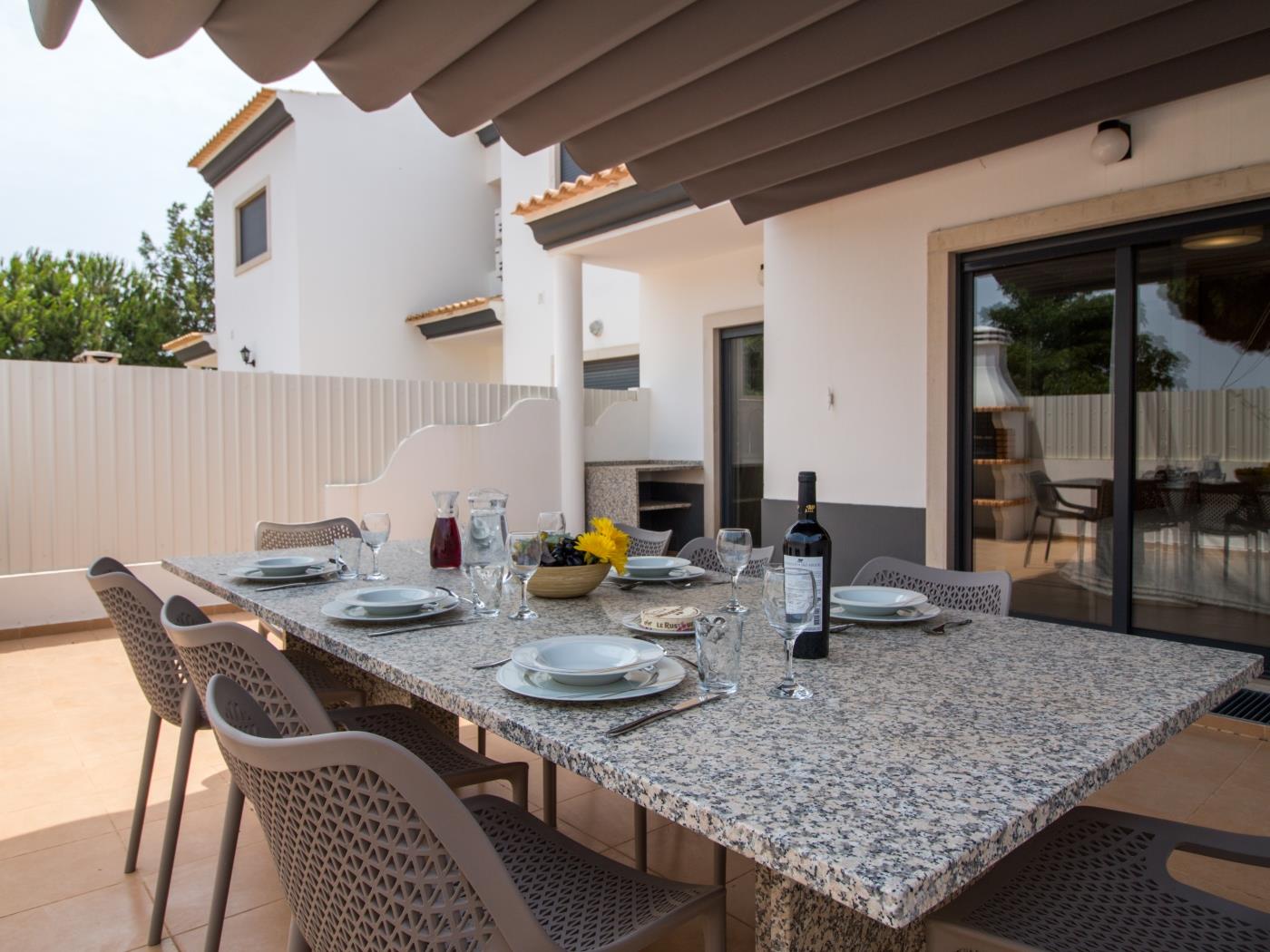 Magnólia O House | Pool View & Privat Garden & Garage en Albufeira