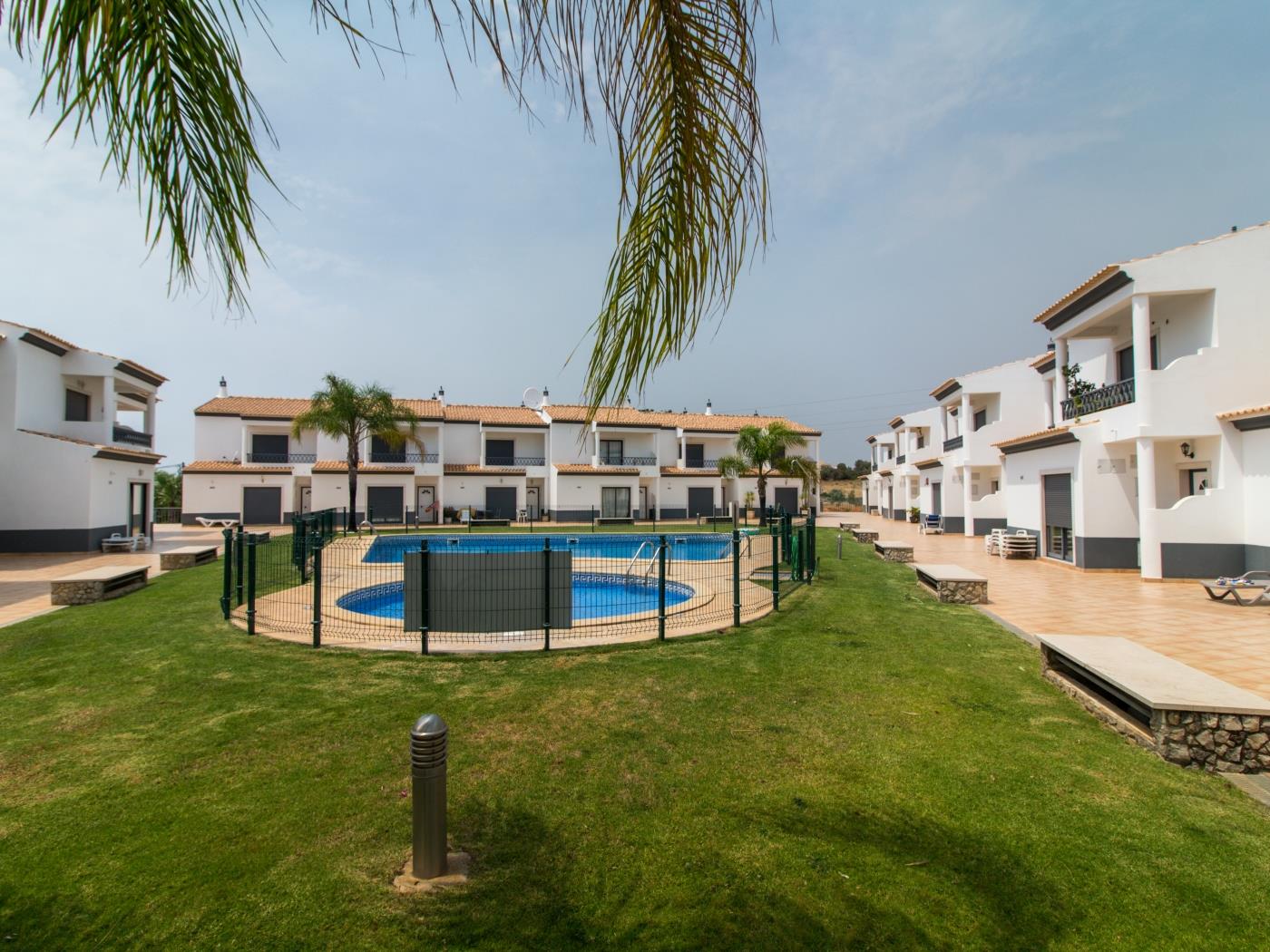 Magnólia O House | Pool View & Privat Garden & Garage en Albufeira