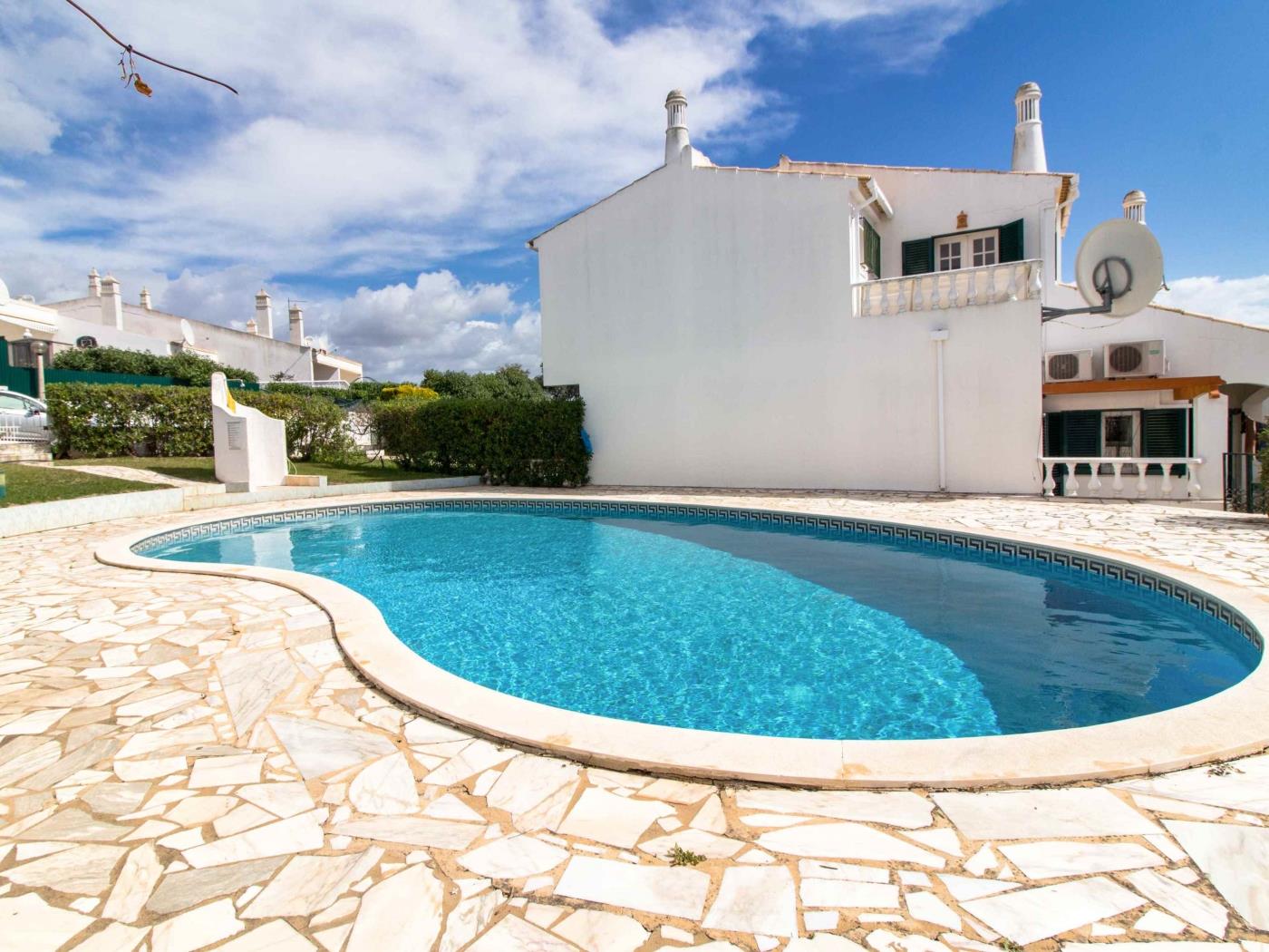 Algarve Sun House | Pool & BBQ & Privat Garden à Albufeira