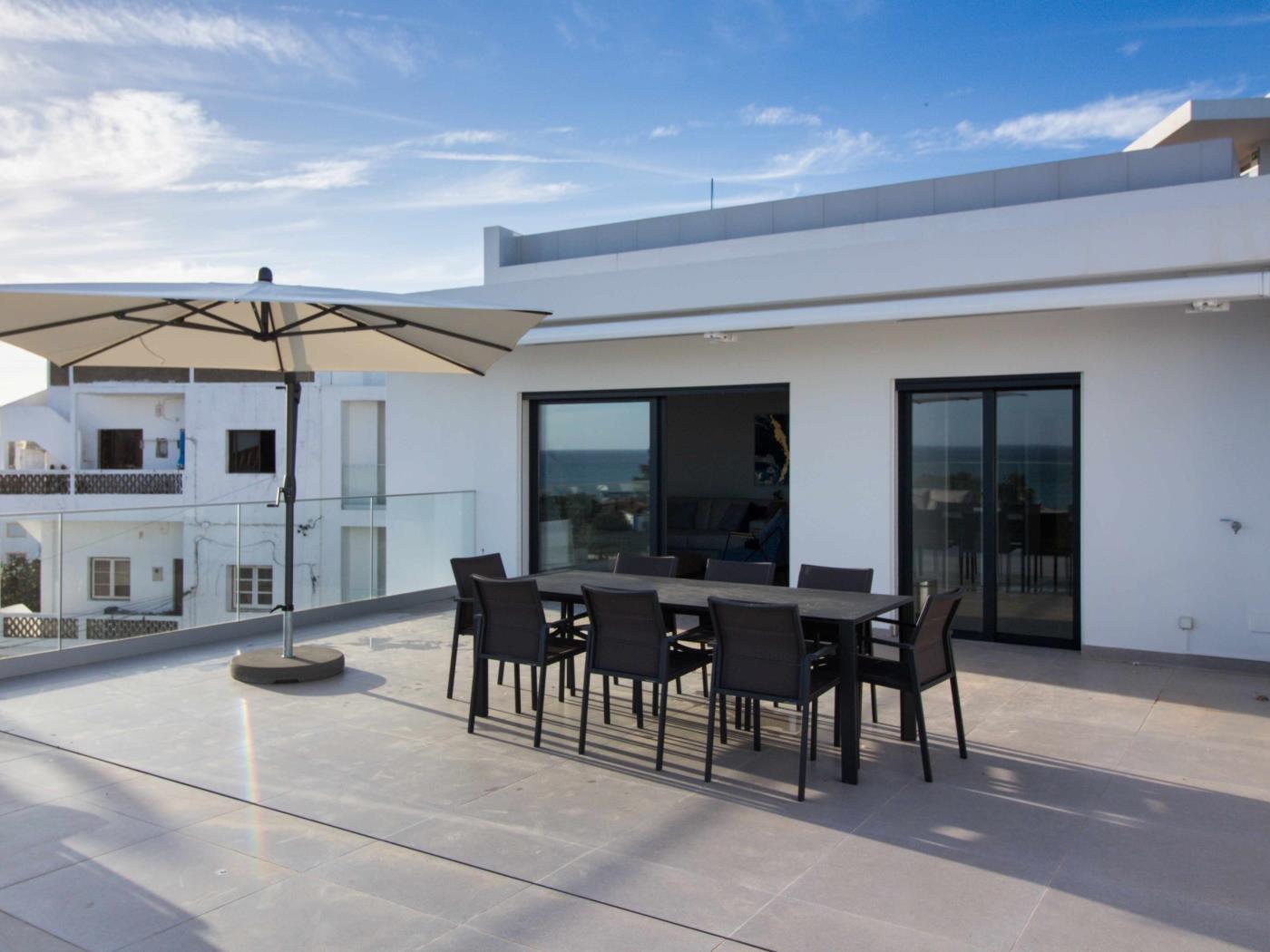 Panoramic N Apartment | Rooftop Pool & Sea View & Garage & BBQ in Albufeira