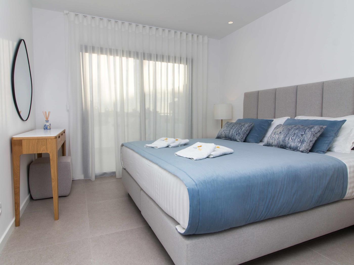 Panoramic N Apartment | Rooftop Pool & Sea View & Garage & BBQ em Albufeira