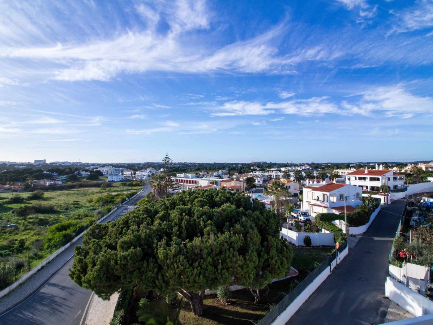 Panoramic N Apartment | Rooftop Pool & Sea View & Garage & BBQ à Albufeira