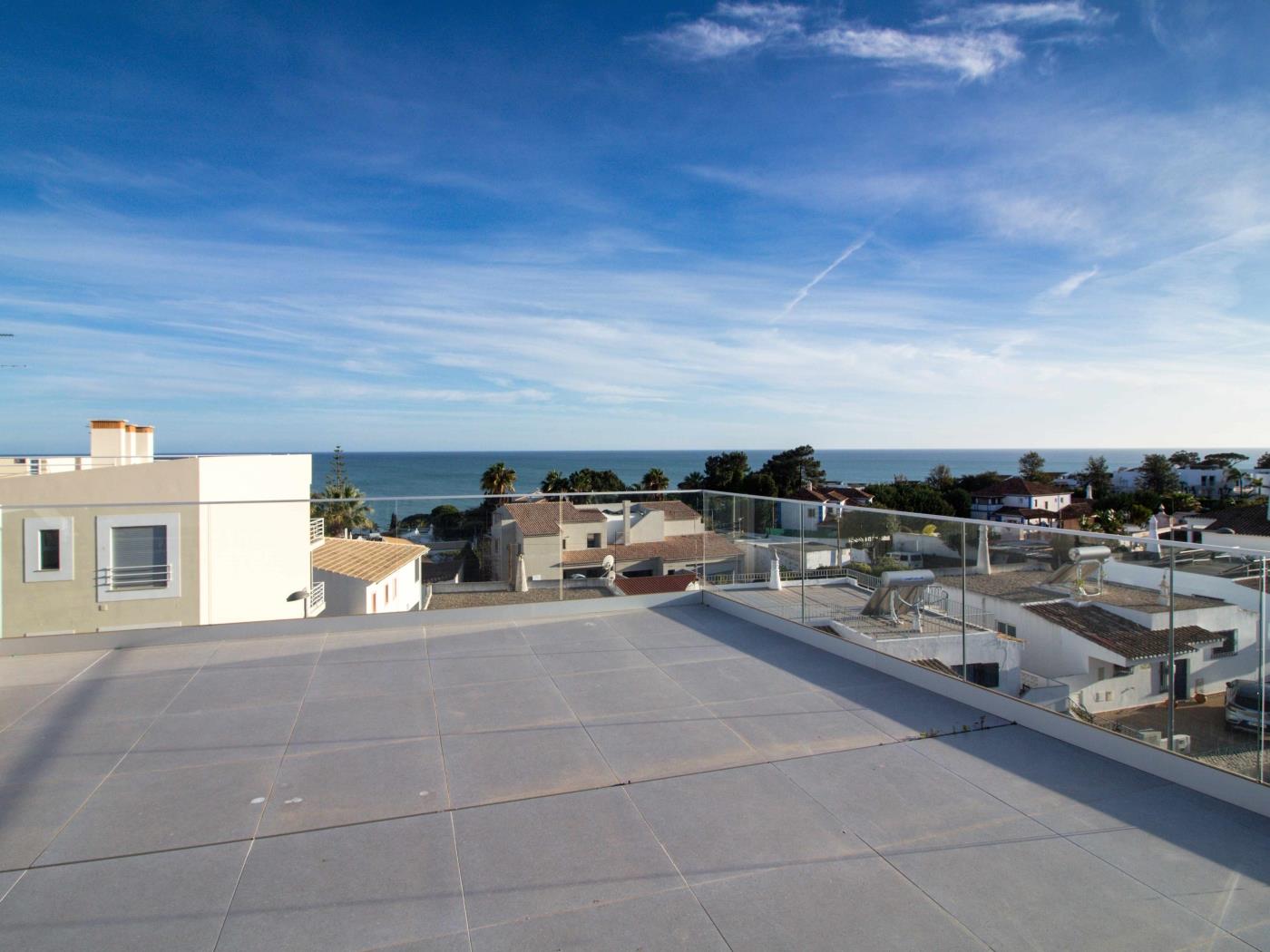 Panoramic N Apartment | Rooftop Pool & Sea View & Garage & BBQ à Albufeira