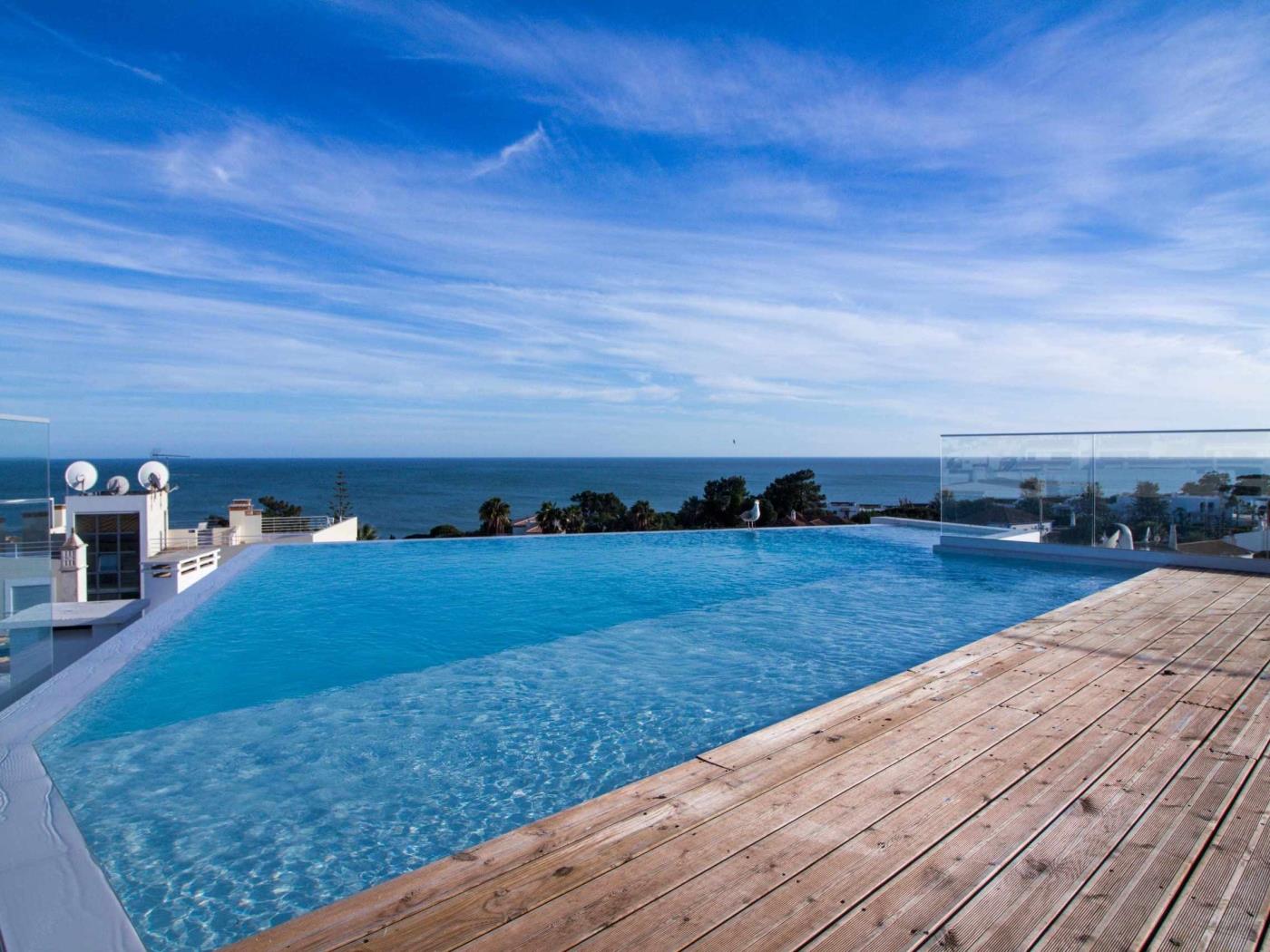 Panoramic N Apartment | Rooftop Pool & Sea View & Garage & BBQ à Albufeira