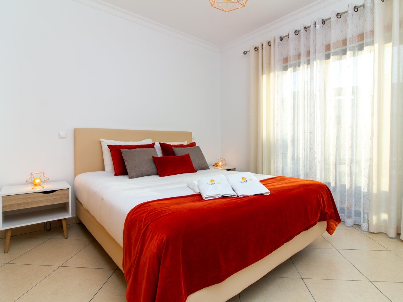 Magnólia AB House | Pool View & Privat Garden & Garage em Albufeira