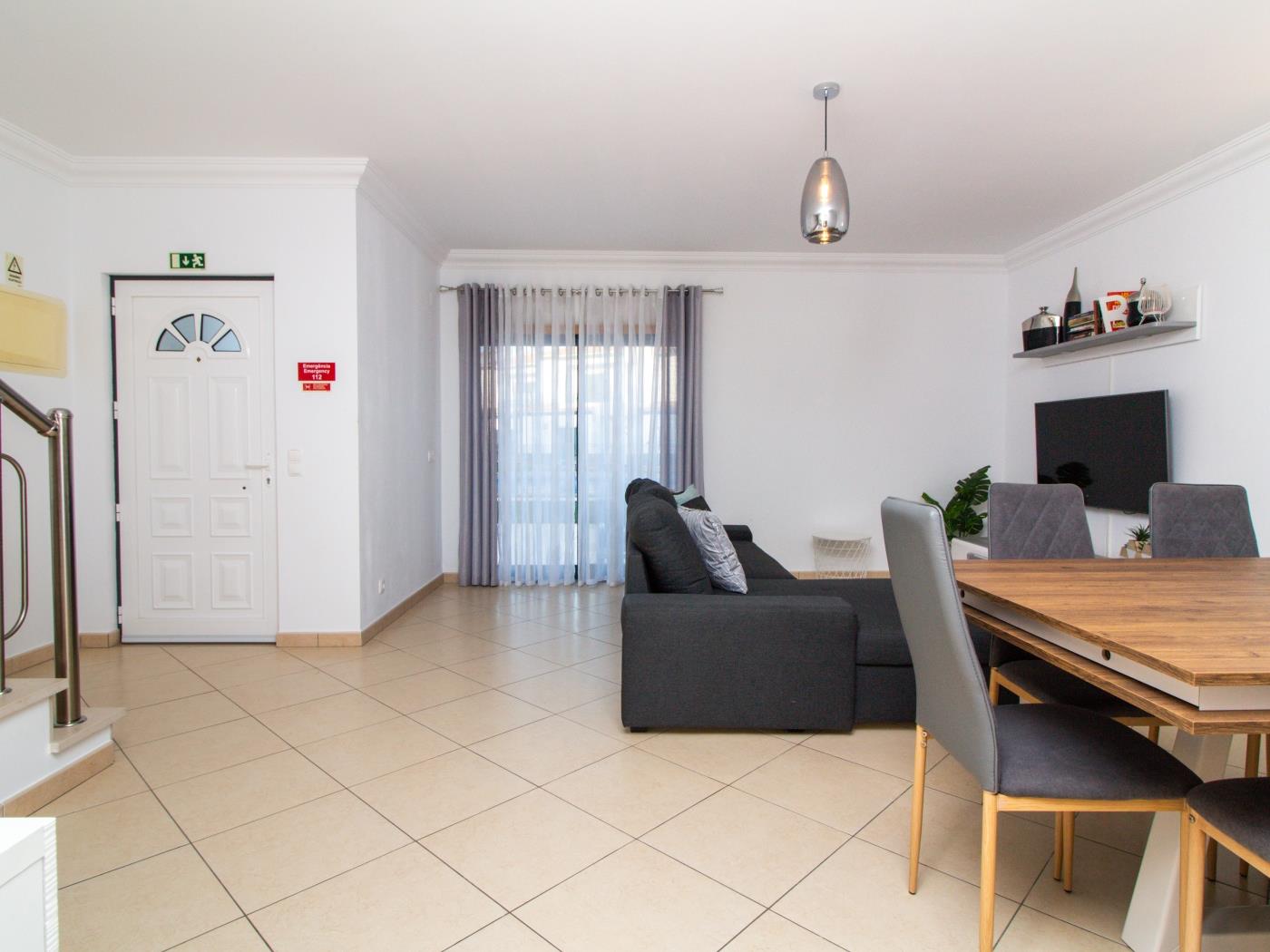 Magnólia AB House | Pool View & Privat Garden & Garage em Albufeira