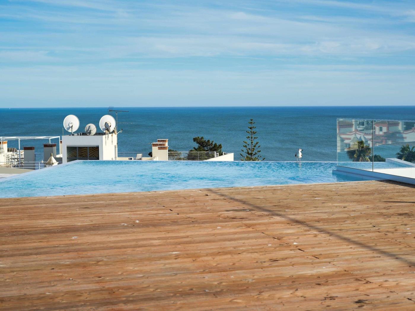 Panoramic E Apartment | Rooftop Pool & Sea View in Albufeira