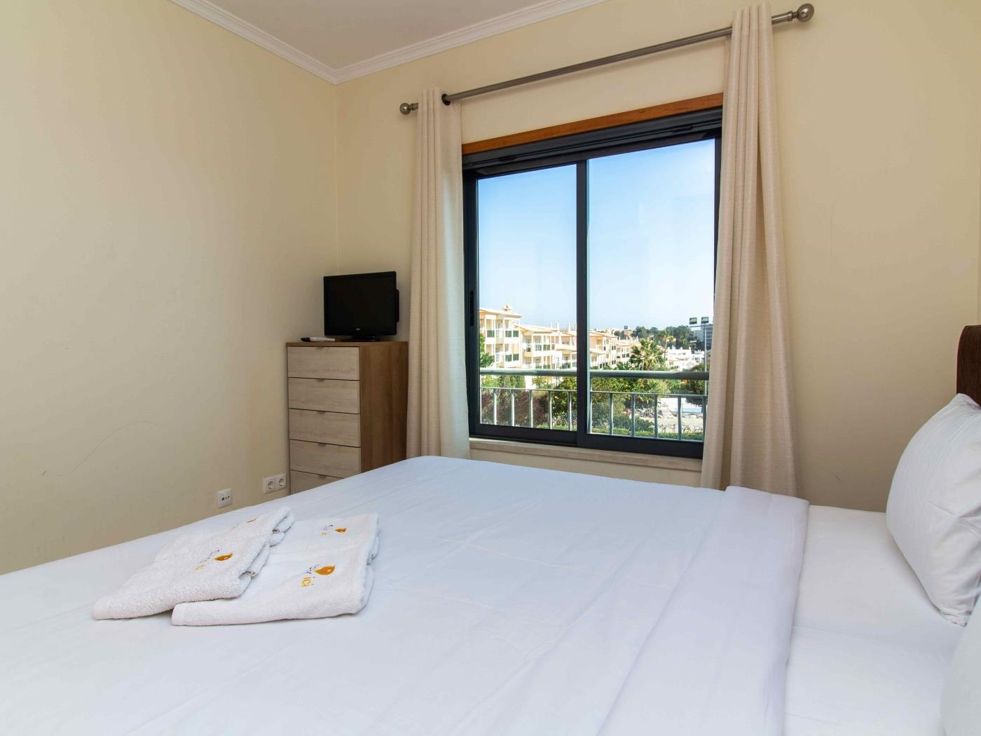 View Waves Apartment | Pool and Sea View & Tennis Court in Albufeira