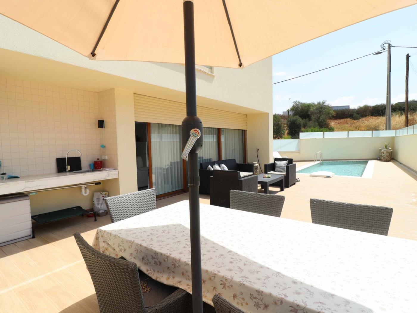 Eco Residence 01 House | Privat Pool & Luxurious & Top Location em Albufeira