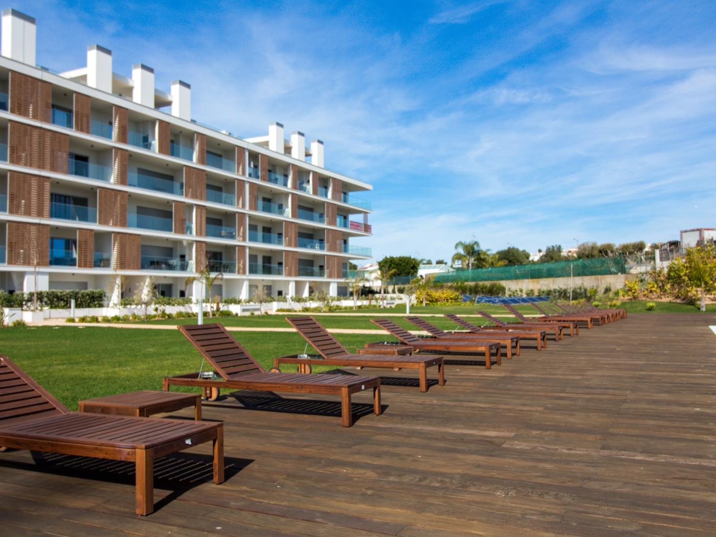 Green 3 Apartment | Luxurious & Playground & Garage in Albufeira