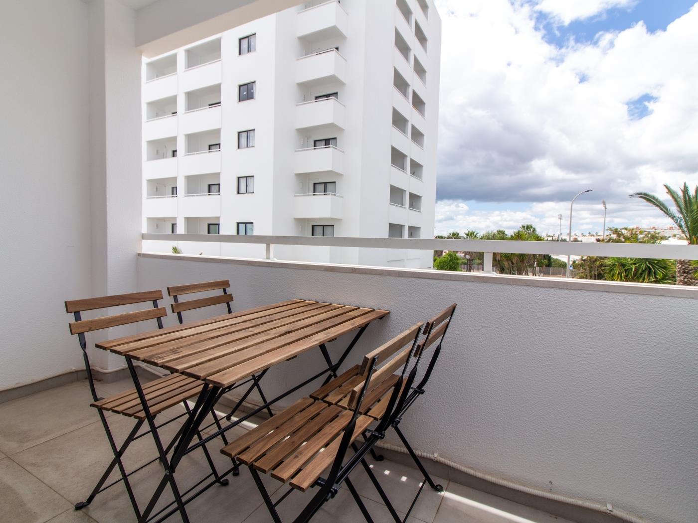 BREVEMENTE - Janelas do Mar Apartment & Top Location & Gym & Pool em Albufeira