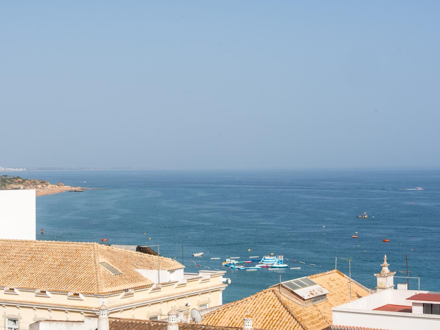 Neptuno Apartment | Sea View & Pool & Top Location en Albufeira