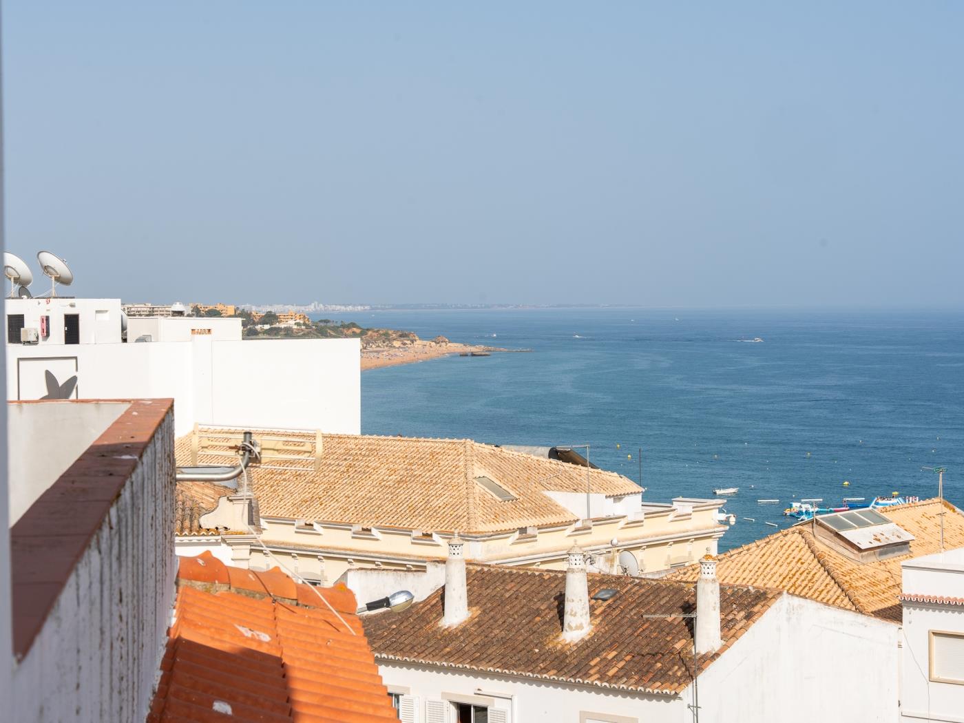 Neptuno Apartment | Sea View & Pool & Top Location en Albufeira