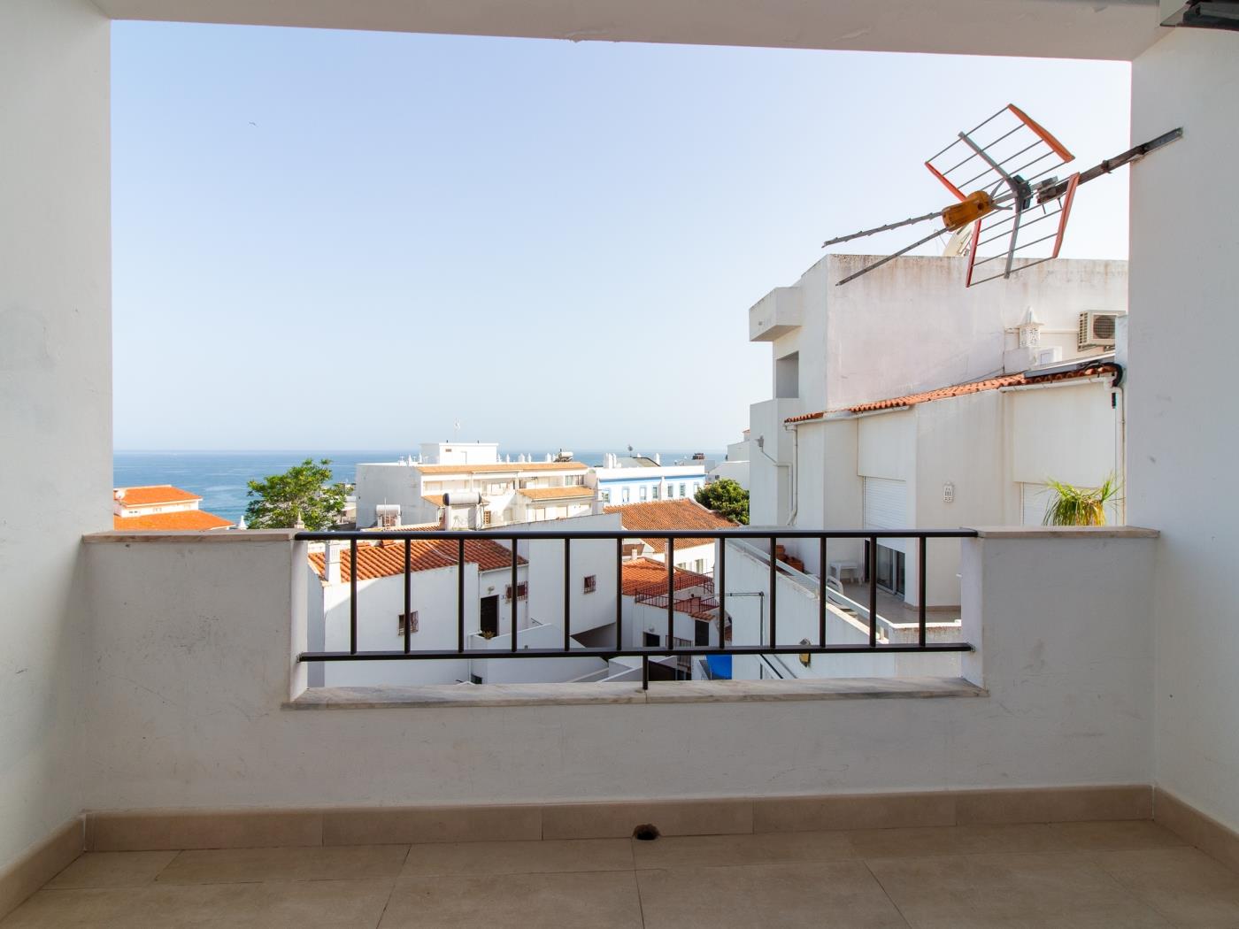 Neptuno Apartment | Sea View & Pool & Top Location en Albufeira