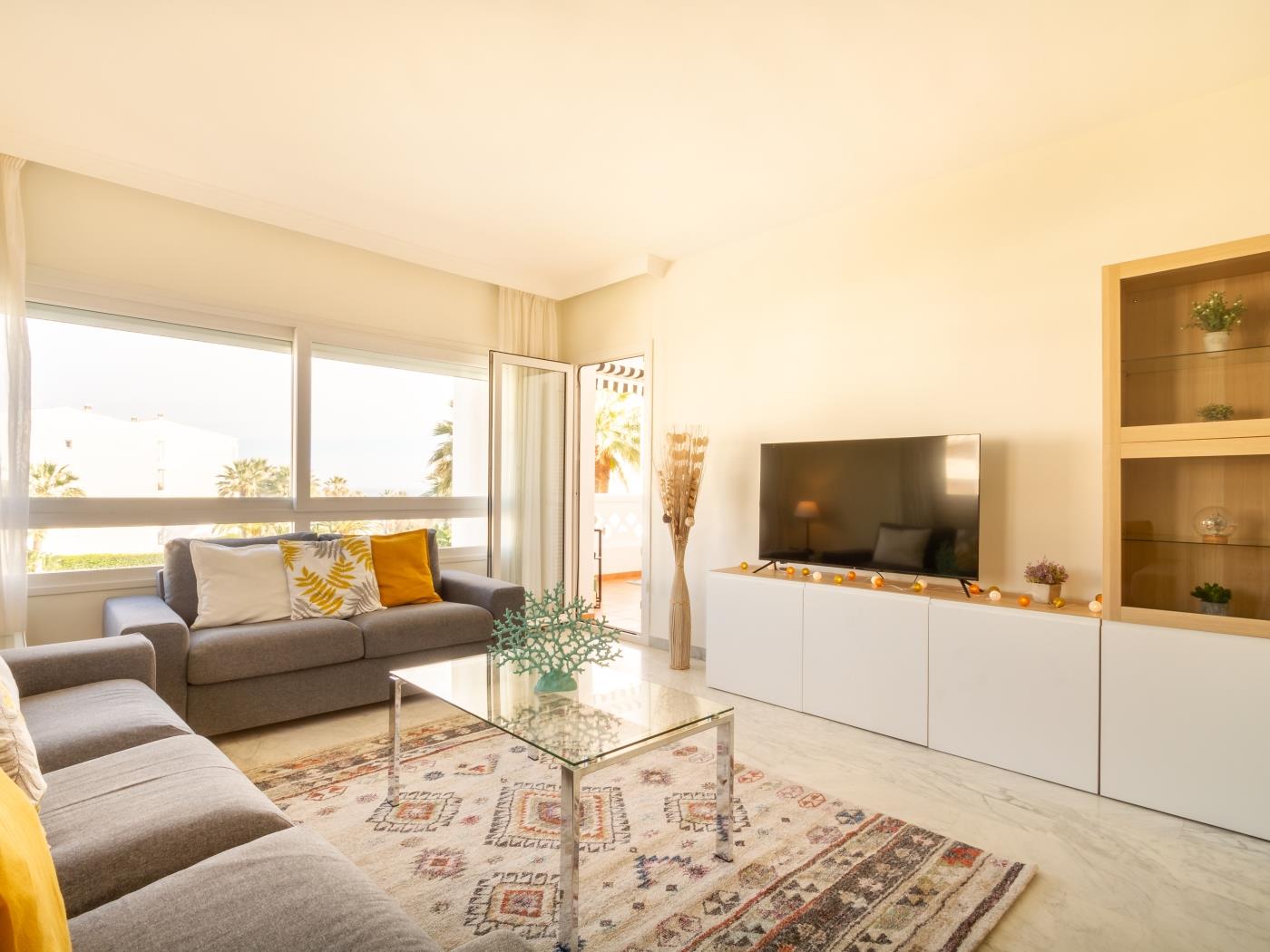 Banús Playa Rocío Sea Views Apartment