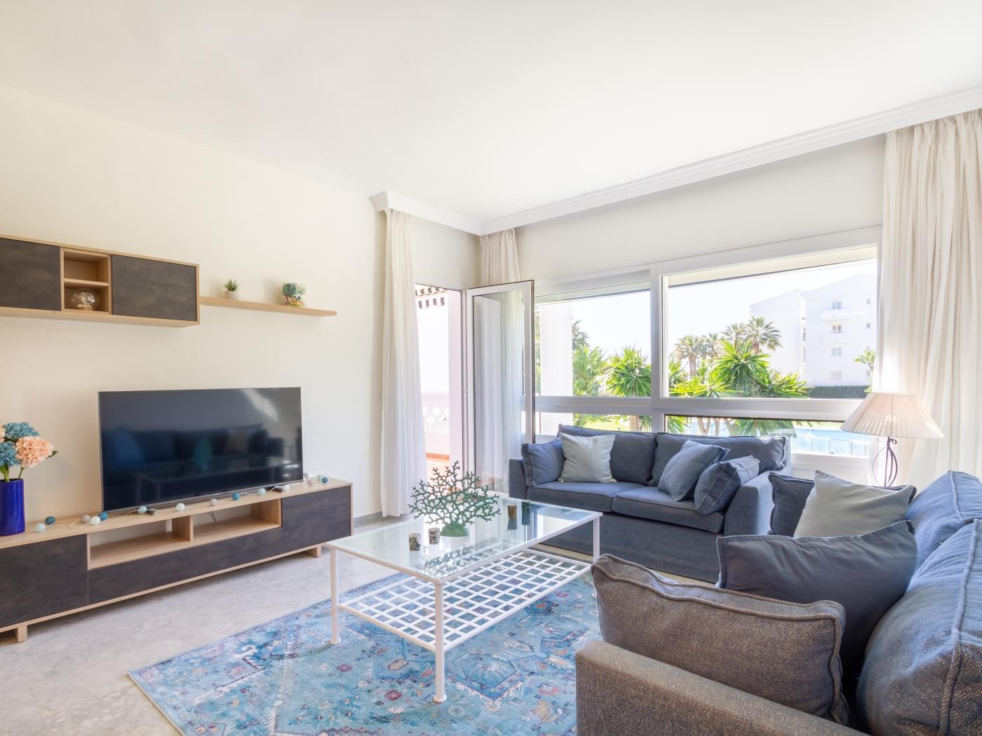 Banús Playa Rocío Beachfront Complex apartment