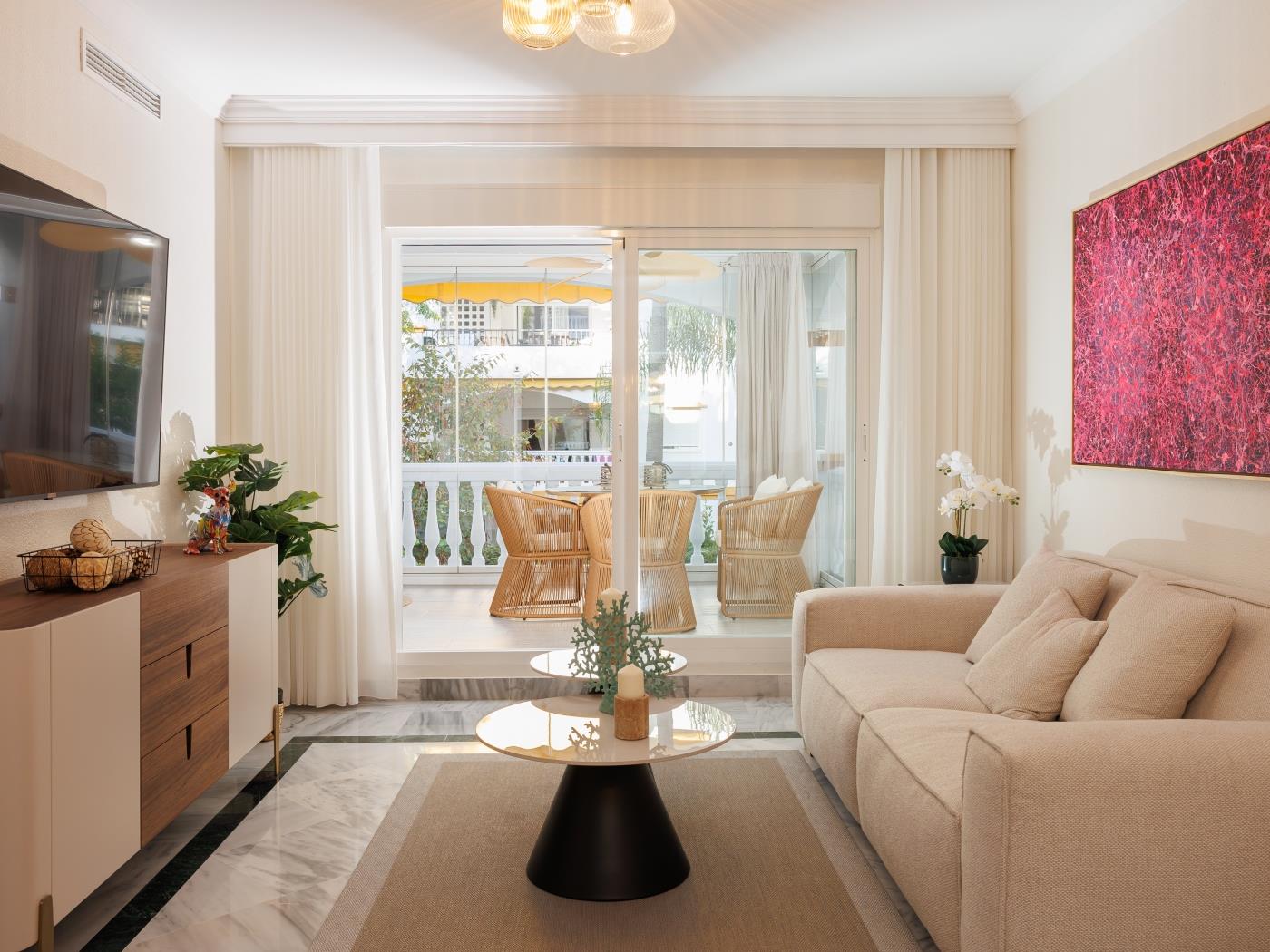 Banús Dama de Noche brand new 2 bedroom 2 bathroom apartment with terrace and three pools