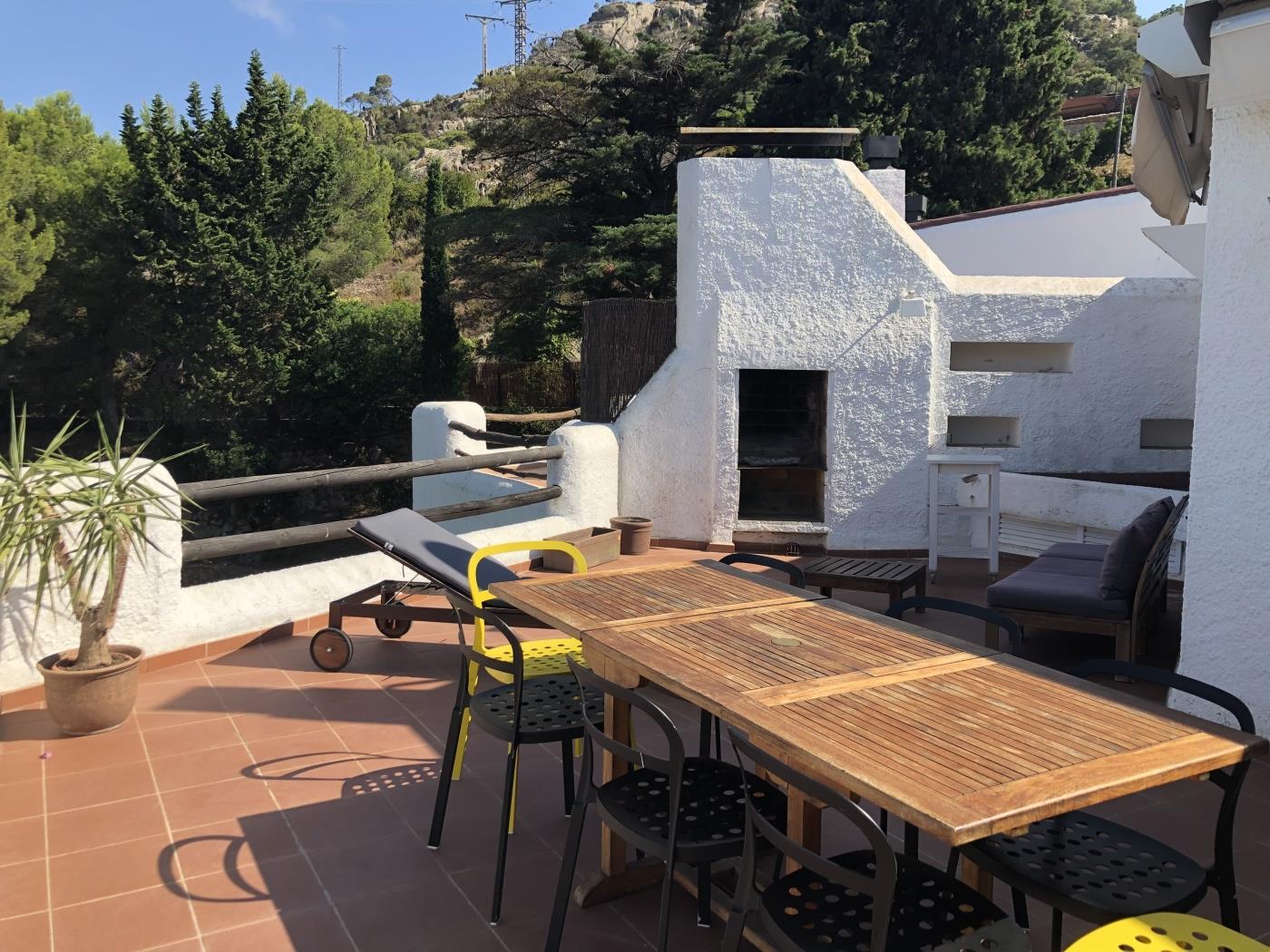 House; 'la falconera', near to the beach. in begur