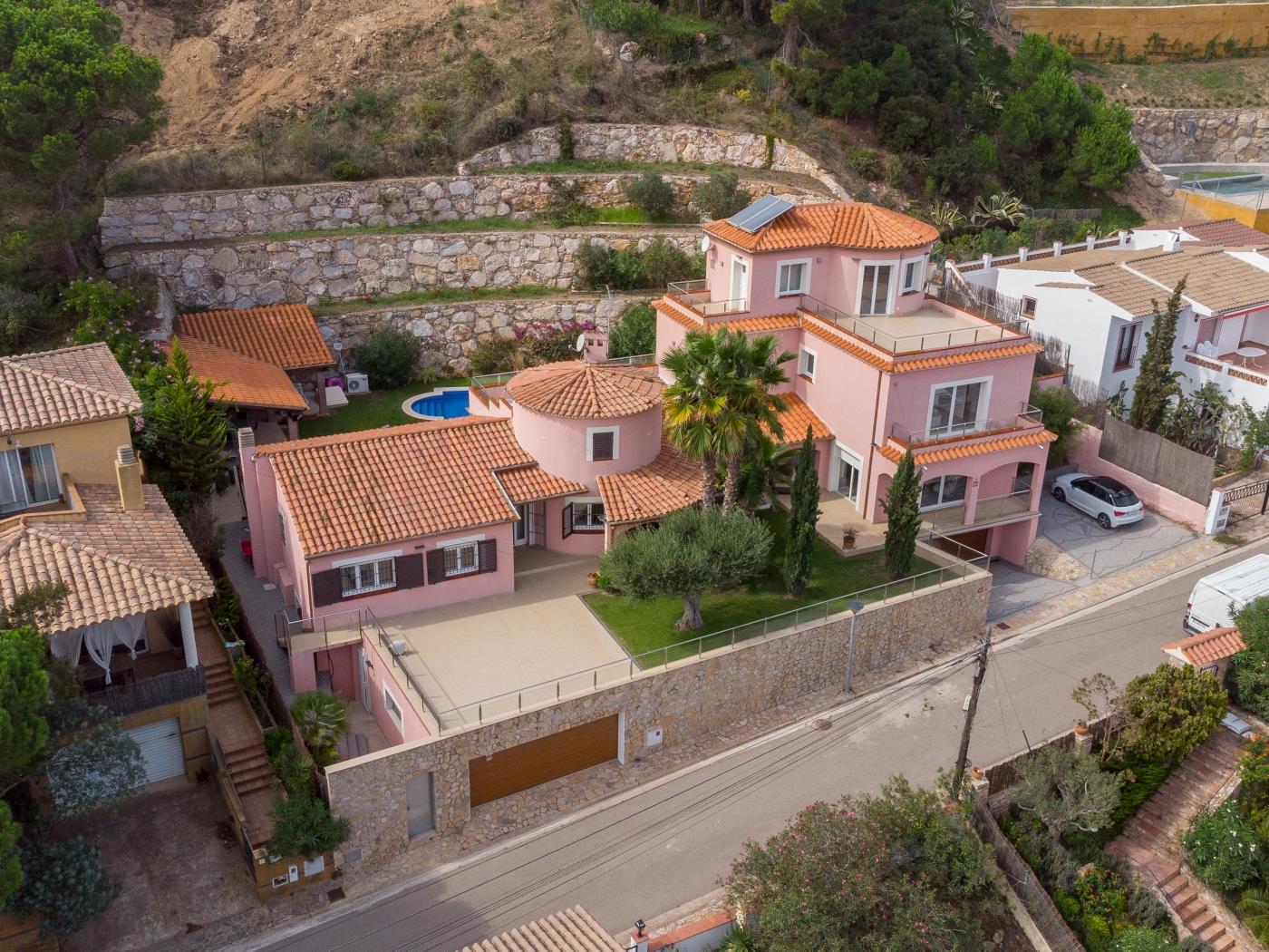 Casa Rosa del Mar, Una Joia Mediterrània a Begur amb Vistes al Mar. a Begur