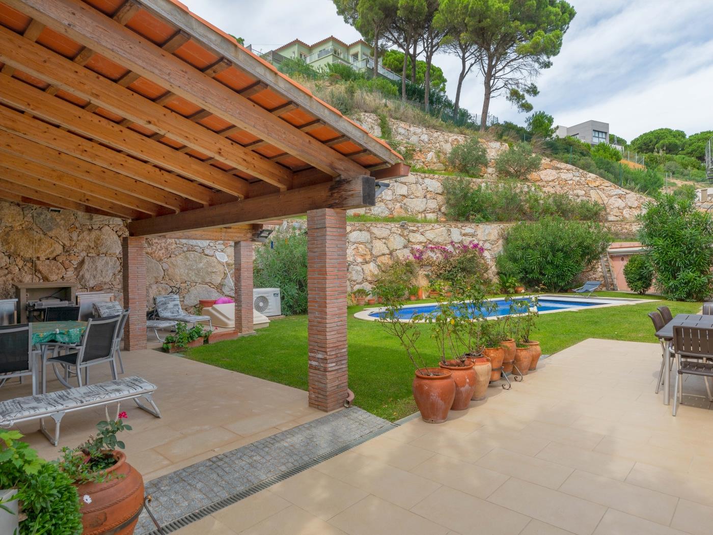 Casa Rosa del Mar, Una Joia Mediterrània a Begur amb Vistes al Mar. a Begur