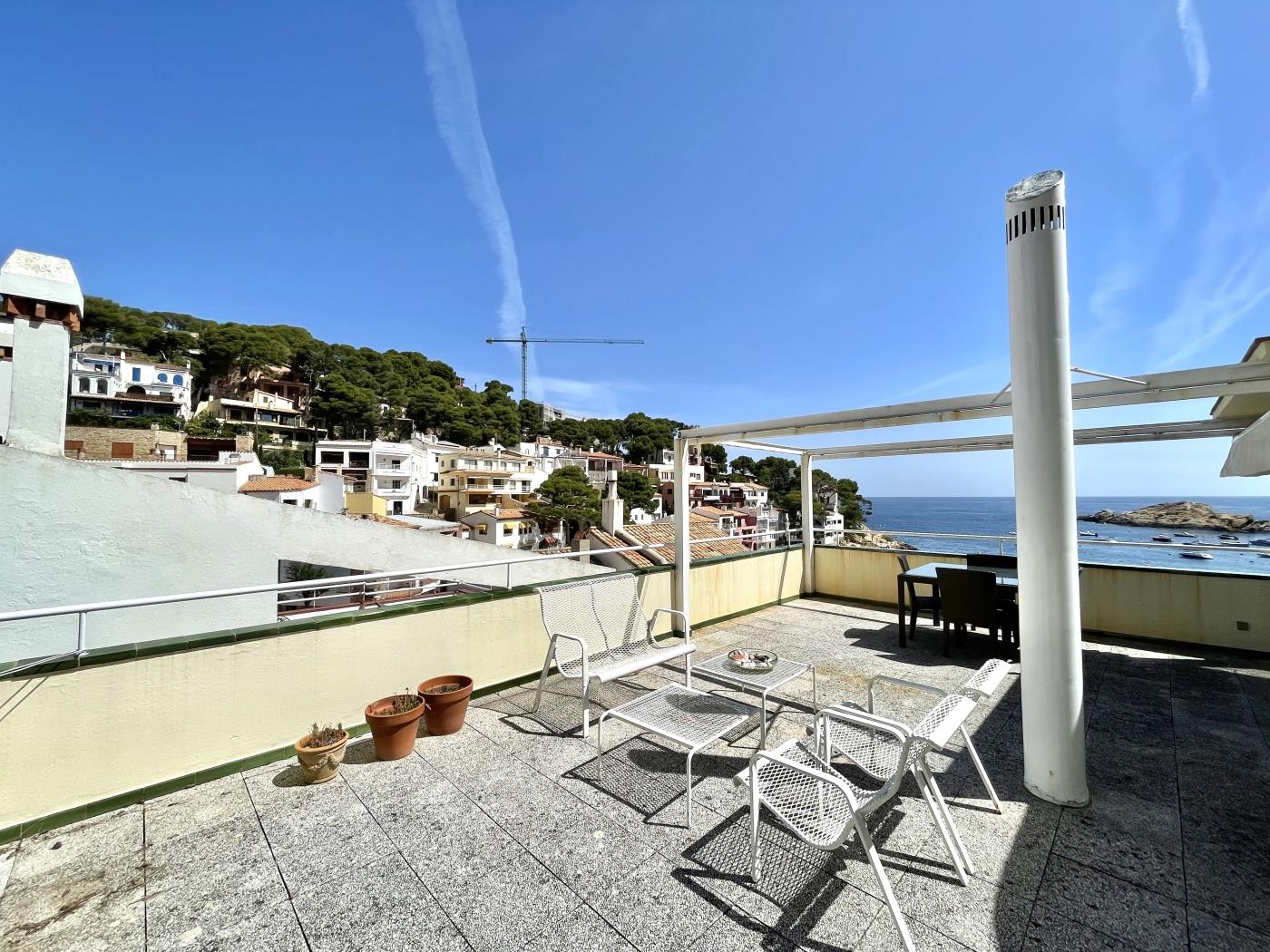 Sa Tuna - Haus mit Aussicht und 30m vom Meer in Begur